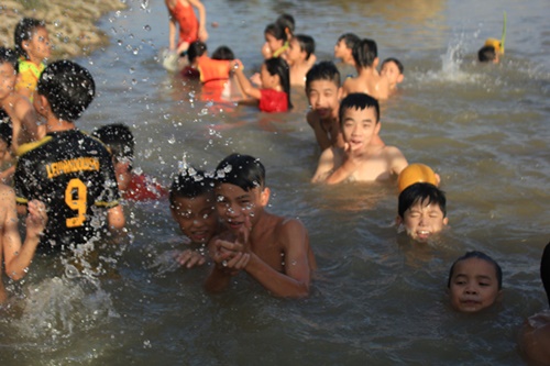 Về Thổ Hà ăn bánh đa, ngắm nhà cổ 