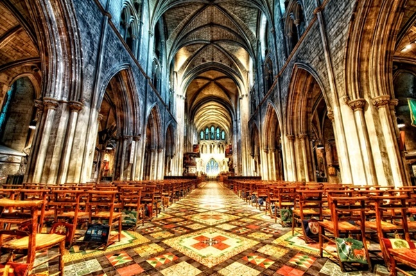 Thánh đường của nhà thờ St. Patrick ở thủ đô Dublin có vẻ đẹp vừa lộng lẫy vừa uy nghiêm.