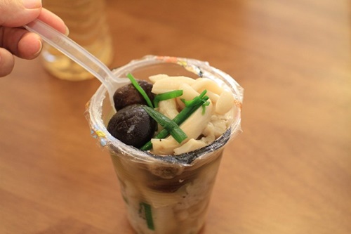 Canh nấm thanh mát.