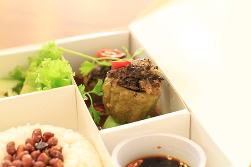 Khổ qua dồn thịt dai giòn.