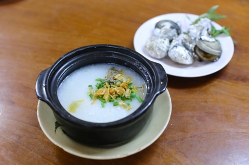 Cháo ngán với vị đậm đà khá lạ.
