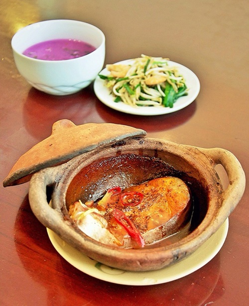 Không chỉ có lẩu mắm, các món ăn độc đáo, dân dã miền tây cũng đều ngon hết ý như cá bông lau kho tộ….