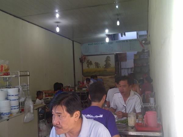 Mới đầu giờ sáng nhưng khách tới rất nhiều.