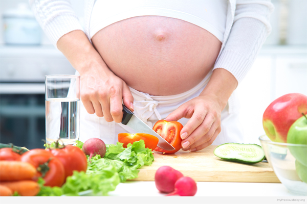 Rau củ quả luôn là thực phẩm không thể thiếu trong bữa ăn của các bà bầu. Ảnh: healthblog.