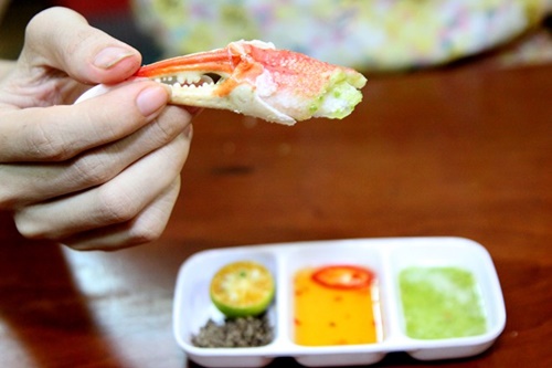 Cận cảnh phần thịt càng săn chắc...