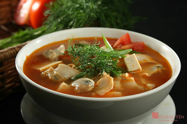 Canh nghêu thìa là là một trong những món ăn rất được thực khách ưa thích khi ghé đến đây.