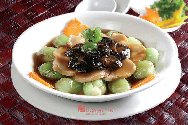 Nấm đông cô sốt dầu hào là món ăn nhẹ nhàng cho bữa cơm của bạn.