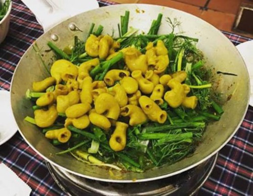3 quan cha ca ngon co tieng o Ha Noi - Anh 1