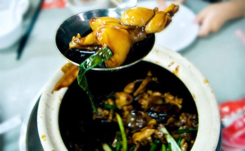 5-dia-chi-an-chao-ech-o-singapore-duoc-nguoi-dia-phuong-chi-dan-1