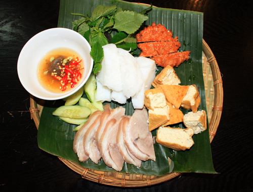 5-mon-an-gan-san-bay-tan-son-nhat-duoc-long-du-khach