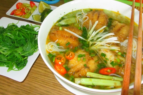 5-mon-an-gan-san-bay-tan-son-nhat-duoc-long-du-khach-3