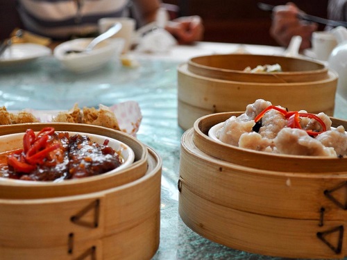 Thưởng thức dimsum ở Hong Kong. Ảnh: Shutterstock