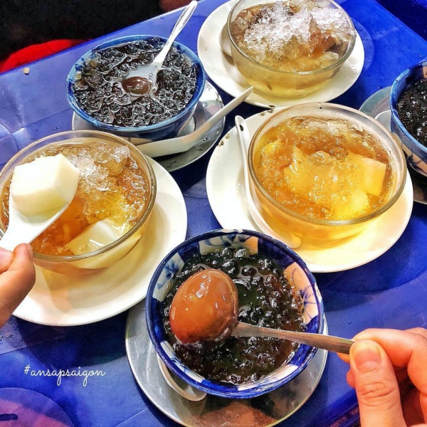 Giá mỗi phần chè tại tiệm Châu Giang có giá khoảng 15.000-30.000 đồng. Ảnh:&nbsp;ansapsaigon.