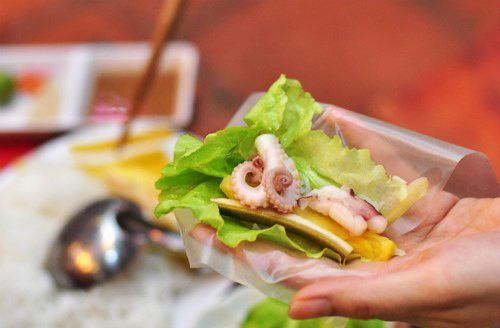 ba-quan-lu-bach-tuoc-cho-ngay-mua-cuoi-tuan-o-ha-noi