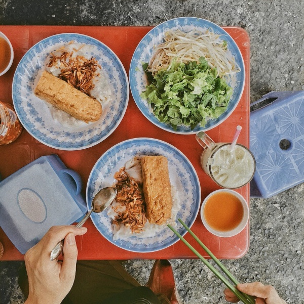 Bánh cuốn Song Mộc là quán ăn quen thuộc của nhiều người ở TP.HCM. Ảnh: Anxoancyrus, Trungleus.