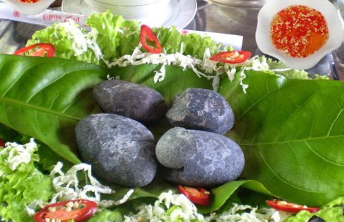 bay-mon-an-noi-tieng-co-ten-doc-la-o-viet-nam