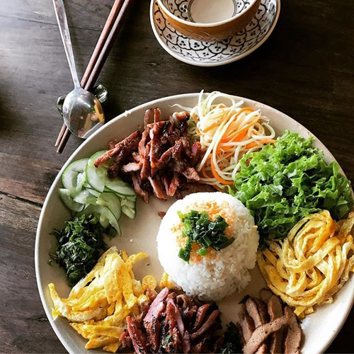 bay-mon-an-noi-tieng-co-ten-doc-la-o-viet-nam-2