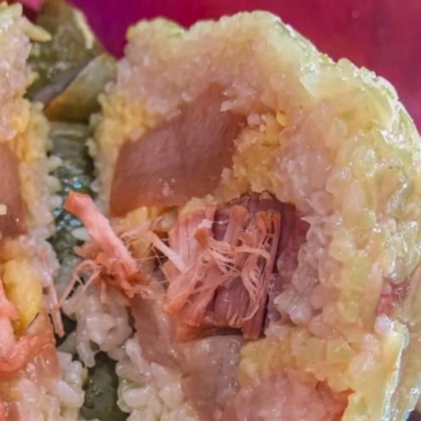 Bánh chưng bà Thìn là đặc sản nổi tiếng của Nam Định