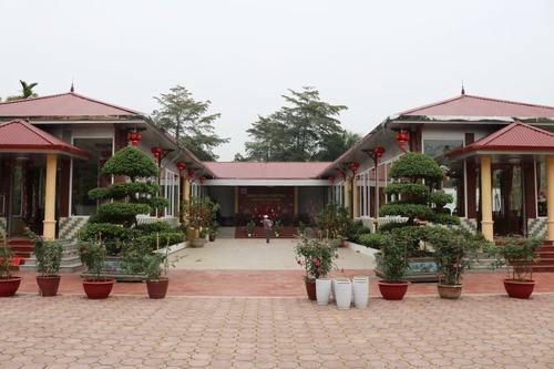 Nha hang to chuc tiec o dai lai