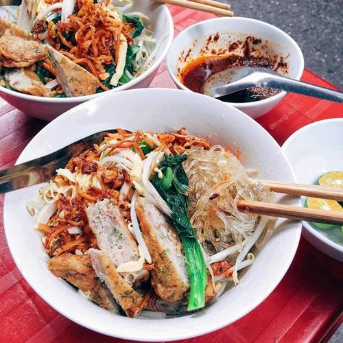 quan-an-trua-ngon-o-ha-noi