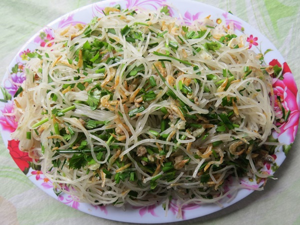 Đĩa gỏi bún mì trộn ruốc khô