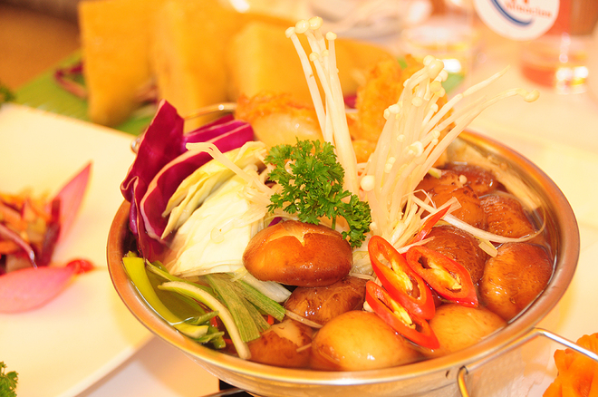 Học sinh Sài Gòn nấu ăn chuyên nghiệp như đầu bếp