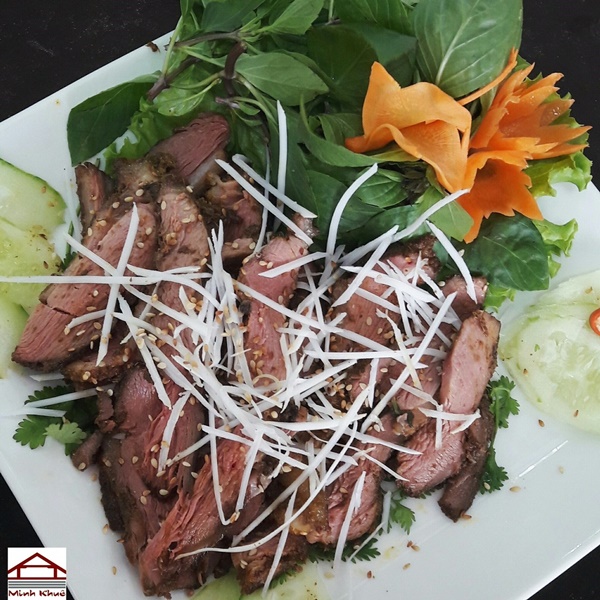 Món ngỗng nướng thơm lừng