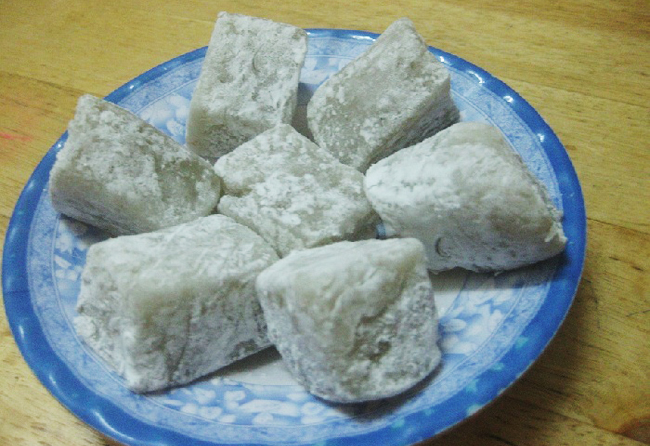 nhung-dac-san-quy-nhon-ngon-quen-loi-ve-hop-mua-lam-qua