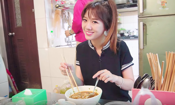 quan-bun-bo-tuoi-tho-cua-hari-trong-can-hem-nho