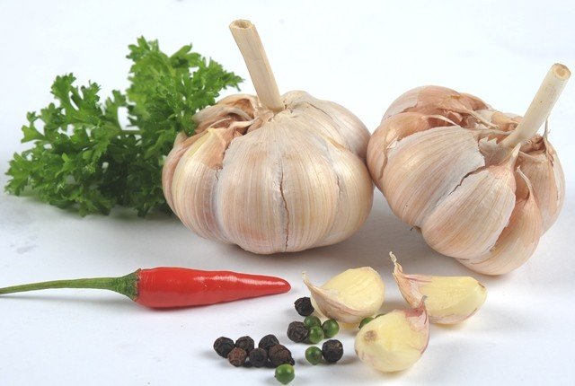 Tỏi giúp thanh lọc phổi cho người hút thuốc - Cao Tỏi Nghệ